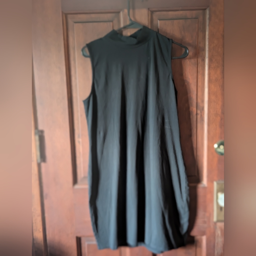 VENUS Black Sleeveless Mock Neck Midi Dress